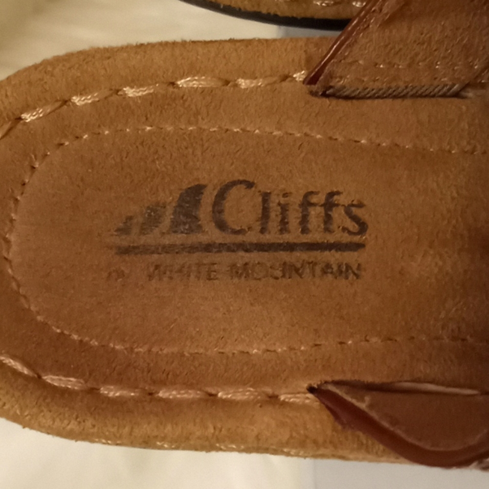 Cliffs by White Mountain Sandals - Picture 5 of 16